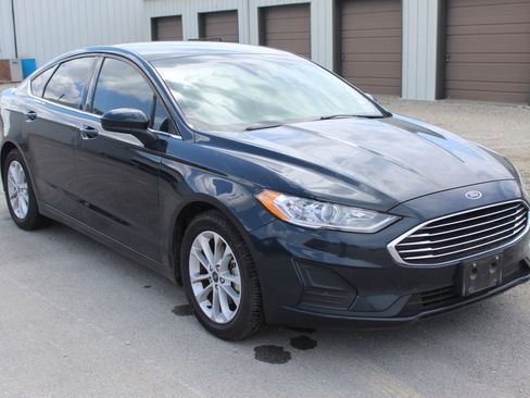 Used 2020 Ford Fusion SE image 8