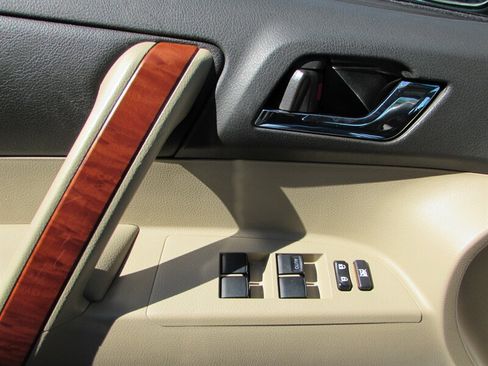 Used 2008 Toyota Highlander Limited AWD/4WD image 26