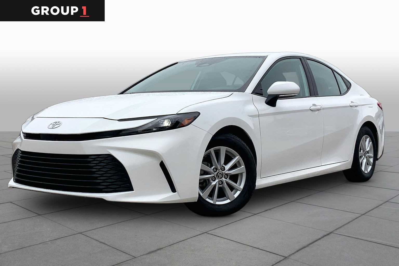 Used 2025 Toyota Camry LE w/ Convenience Package FWD image 1