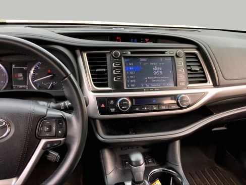 Used 2019 Toyota Highlander SE AWD/4WD image 7