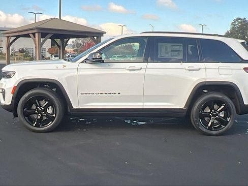 New 2025 Jeep Grand Cherokee Limited w/ Luxury Tech Group II image 6