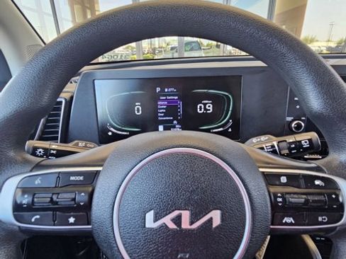 Used 2023 Kia Sportage LX image 12