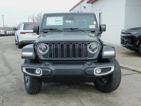 New 2026 Jeep Gladiator Sport AWD/4WD image 3