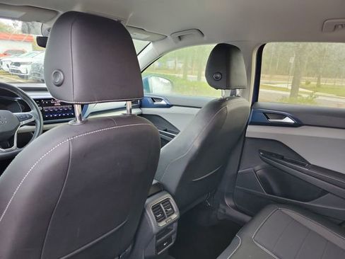 Used 2024 Volkswagen Taos SE image 27