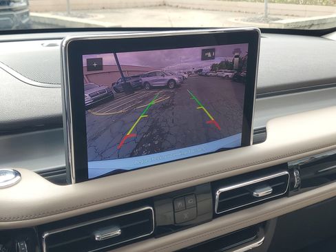 Certified 2023 Lincoln Aviator AWD w/ Premium Package image 17