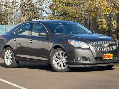 Used 2013 Chevrolet Malibu LTZ image 2
