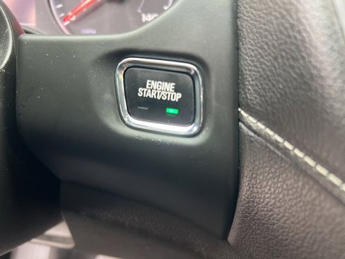 Used 2019 GMC Acadia SLE image 20