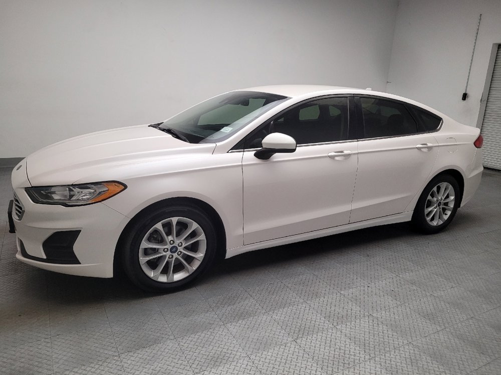 Used 2019 Ford Fusion SE FWD image 2