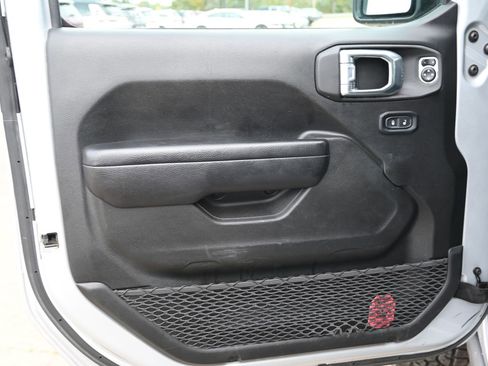 Used 2024 Jeep Wrangler Unlimited Rubicon AWD/4WD image 9