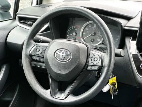 Used 2022 Toyota Corolla LE FWD image 27
