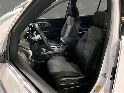 Used 2023 Chevrolet Traverse LT image 13
