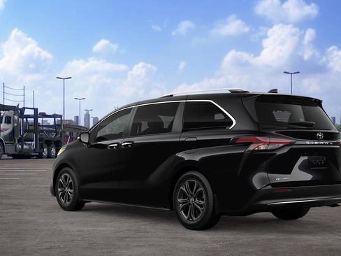 New 2026 Toyota Sienna Platinum image 8