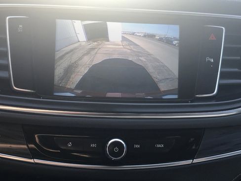 Used 2018 Buick Enclave Essence FWD image 21