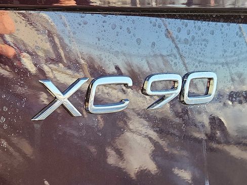 Used 2025 Volvo XC90 B6 Ultra w/ Protection Package Premier image 28