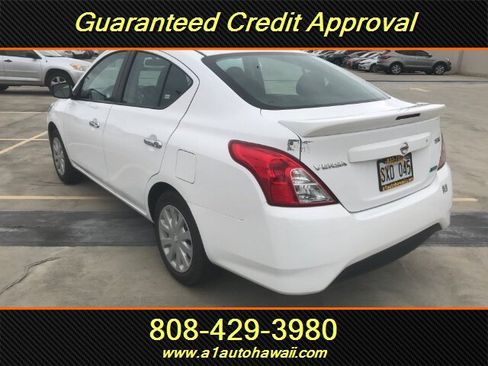 Used 2016 Nissan Versa SV FWD image 2