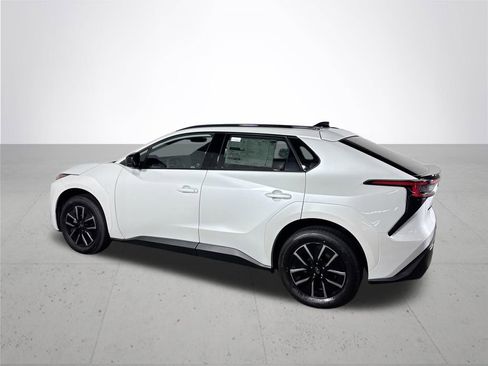 New 2026 Subaru Solterra Premium image 8