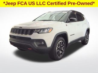 Used 2024 Jeep Compass Trailhawk w/ Trailhawk Convenience Group AWD/4WD video 2