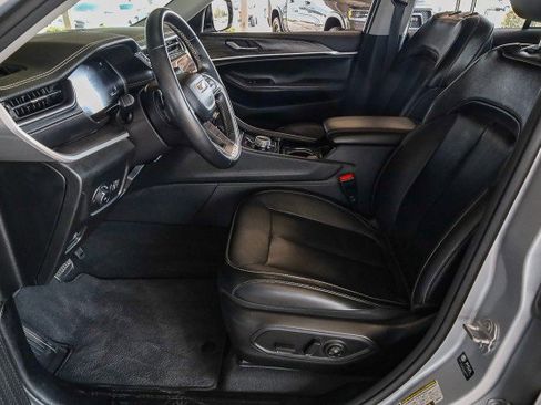 Used 2022 Jeep Grand Cherokee Limited image 9