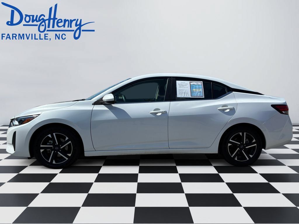 Used 2024 Nissan Sentra SV FWD image 2