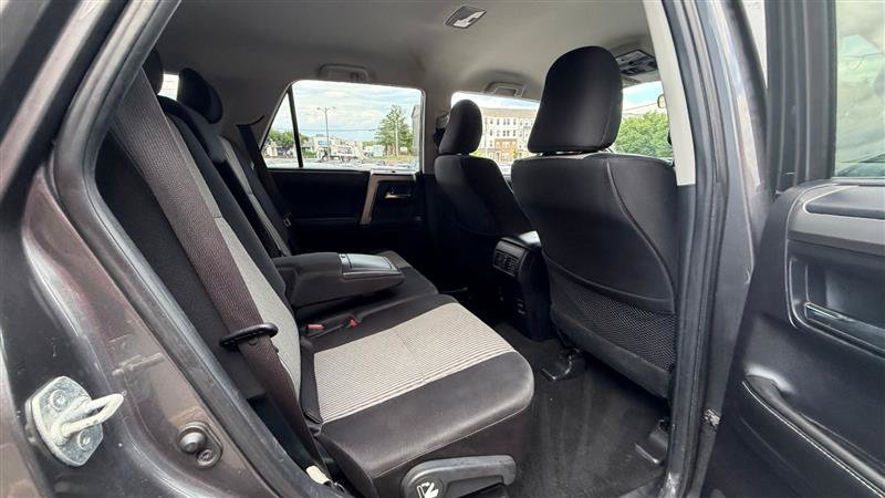 Used 2015 Toyota 4Runner SR5 AWD/4WD image 7