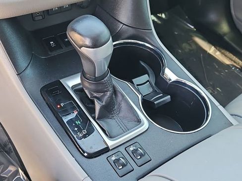 Used 2018 Toyota Highlander XLE image 28