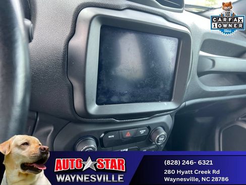 Used 2020 Jeep Renegade Altitude AWD/4WD image 13