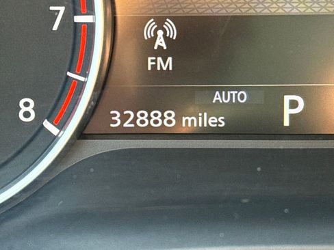 Used 2021 Nissan Rogue SV image 19