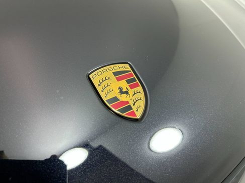 Certified 2025 Porsche Macan AWD/4WD image 30