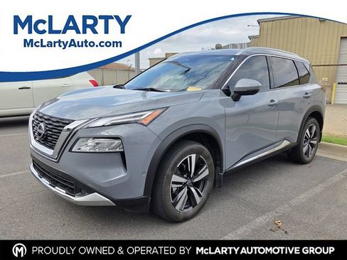 Used 2023 Nissan Rogue Platinum FWD image 1