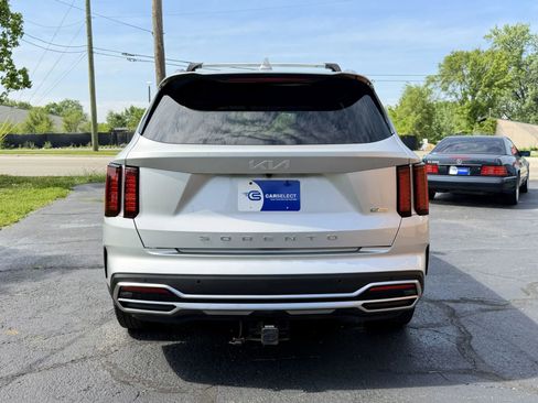 Used 2022 Kia Sorento EX FWD image 5