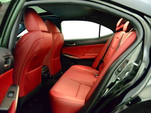 Used 2019 Lexus IS 300 AWD image 11