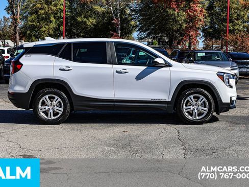 Used 2024 GMC Terrain SLE image 9