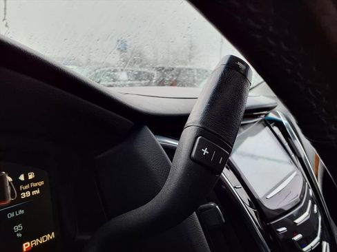 Used 2015 Cadillac Escalade Luxury image 17