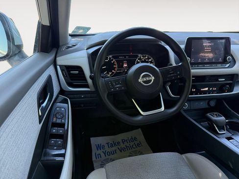 Used 2023 Nissan Rogue SV FWD image 12