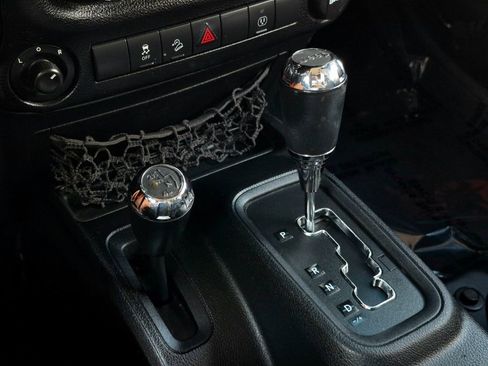 Used 2013 Jeep Wrangler Unlimited Sahara w/ Connectivity Group image 12