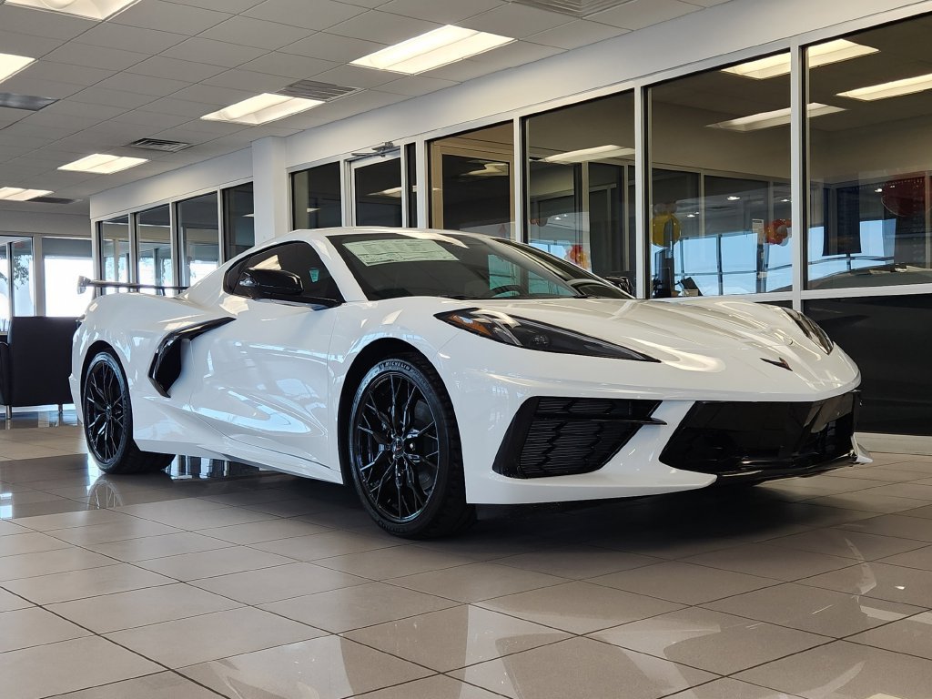 New 2027 Chevrolet Corvette Stingray Coupe w/ 1LT RWD image 2