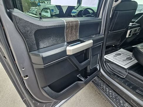 Used 2021 Ford F350 Lariat w/ Lariat Value Package AWD/4WD image 18