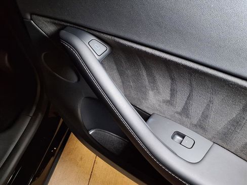 Used 2021 Tesla Model Y Long Range image 20