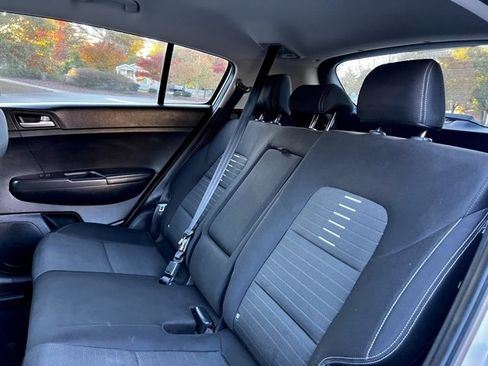 Used 2018 Kia Sportage LX image 17