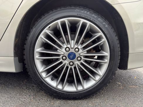Used 2015 Ford Fusion SE w/ Equipment Group 202A AWD/4WD image 11