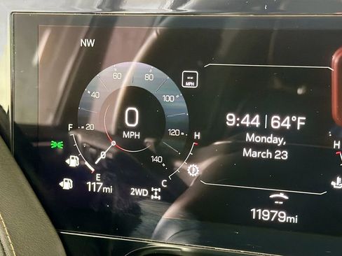 Used 2025 GMC Yukon XL AT4 image 13