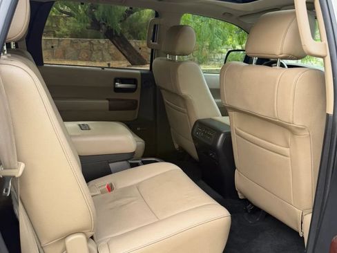 Used 2016 Toyota Sequoia Platinum RWD image 12