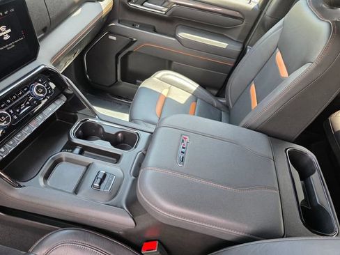 Used 2025 GMC Sierra 2500 AT4 AWD/4WD image 32