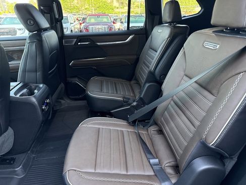 New 2026 GMC Acadia Denali Ultimate w/ LPO, Floor Liner Package AWD/4WD image 6