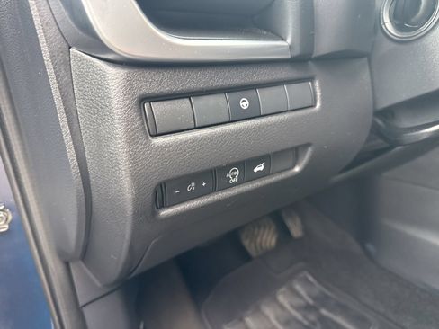 Used 2024 Nissan Rogue SV AWD/4WD image 19