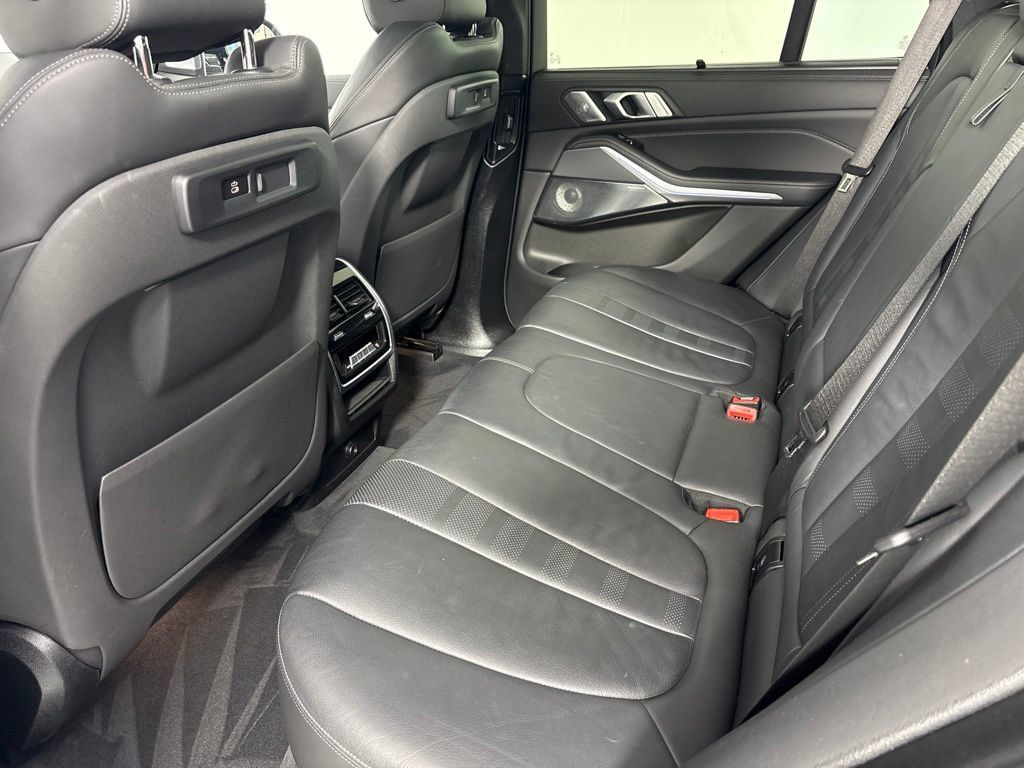 Used 2020 BMW X5 xDrive40i w/ M Sport Package AWD/4WD image 19