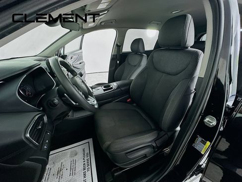 Used 2022 Hyundai Santa Fe SE FWD image 28