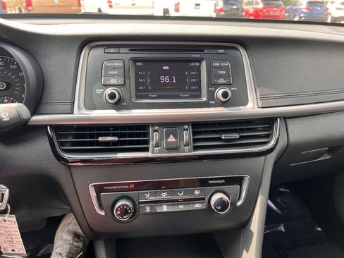 Used 2017 Kia Optima LX FWD image 16