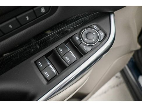 Certified 2022 Cadillac XT4 Premium Luxury w/ Enhanced Visibility Package AWD/4WD image 33