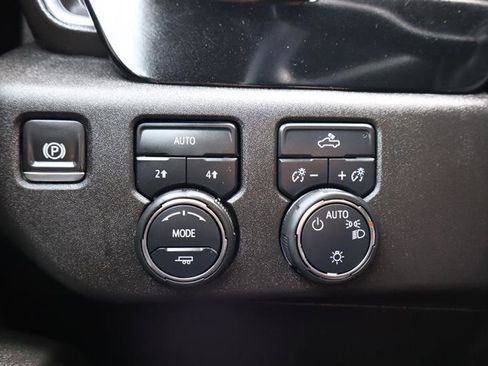 Used 2024 Chevrolet Silverado 1500 LT image 22